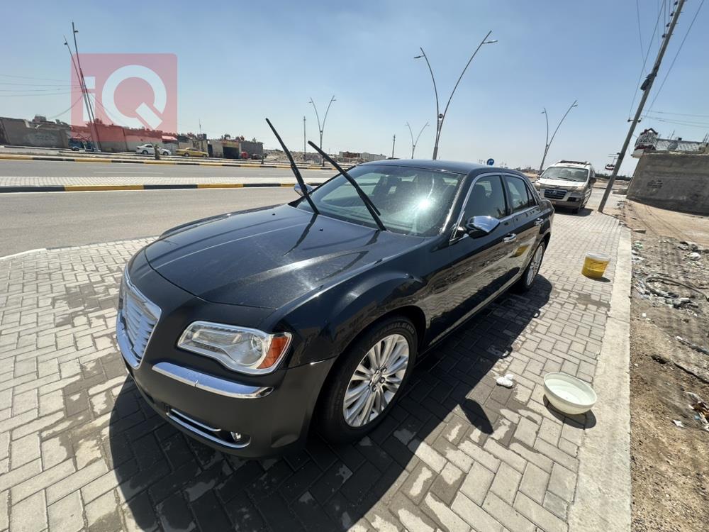 کرایسلەر 300